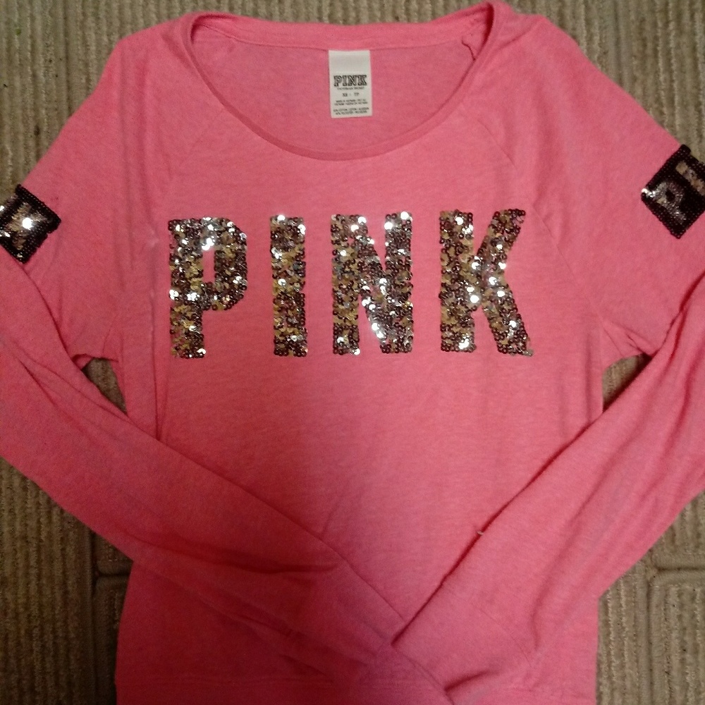 VICTORIA SECRET BLING LONG SLEEVE.